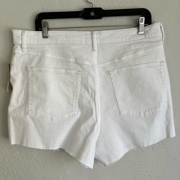Jessica Sinpson Woman White High Rise Jean Short, Size 16/33 - Picture 6 of 8